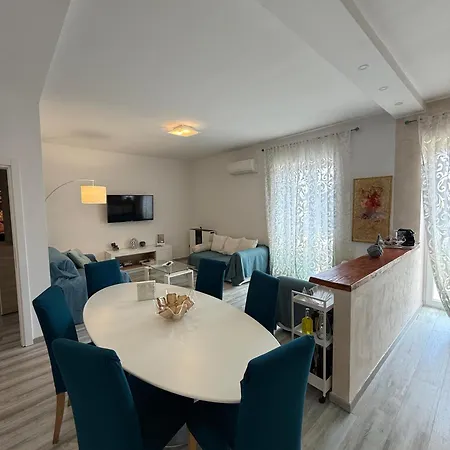 Panoramic Apartment *
